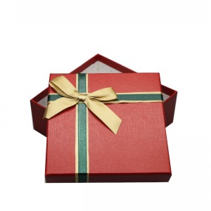 PG14 - Gift Box With Ribbon 